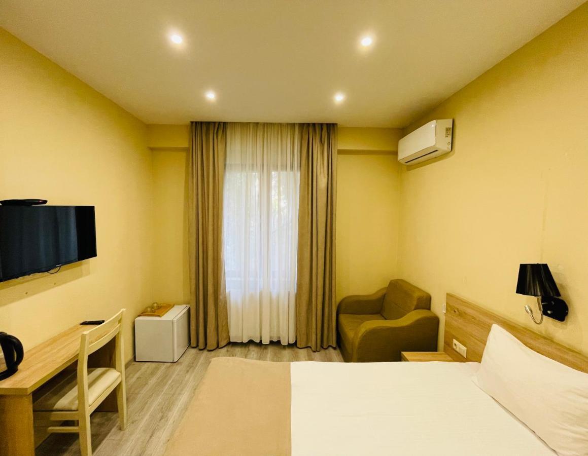 Bliss Hotel Tbilisi Bagian luar foto