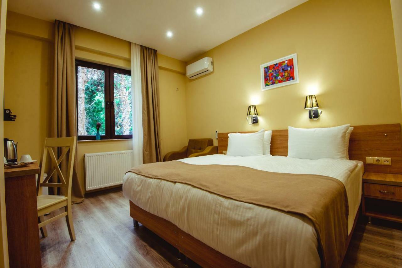 Bliss Hotel Tbilisi Bagian luar foto